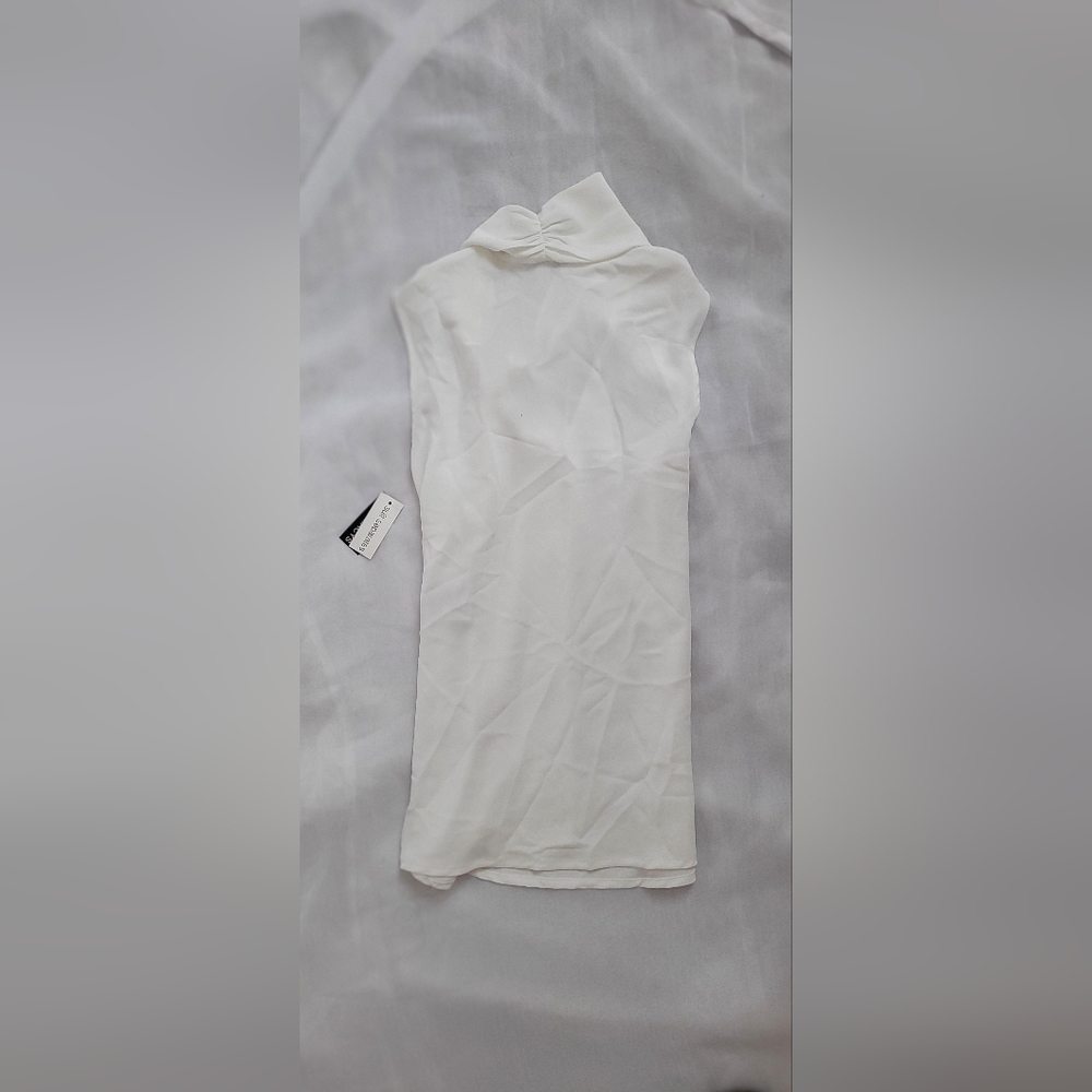 NWT! Bow Neck Tie Front Silky Smooth Women's Bar III Sleeveless Blouse S… - Picture 6 of 11